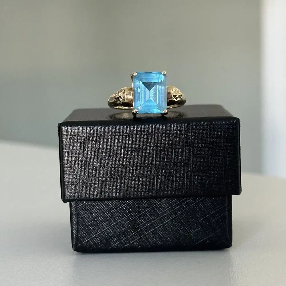 Cyde Duneier Designer 10K Yellow Gold Blue Topaz Emerald Cut Ring Size 6
